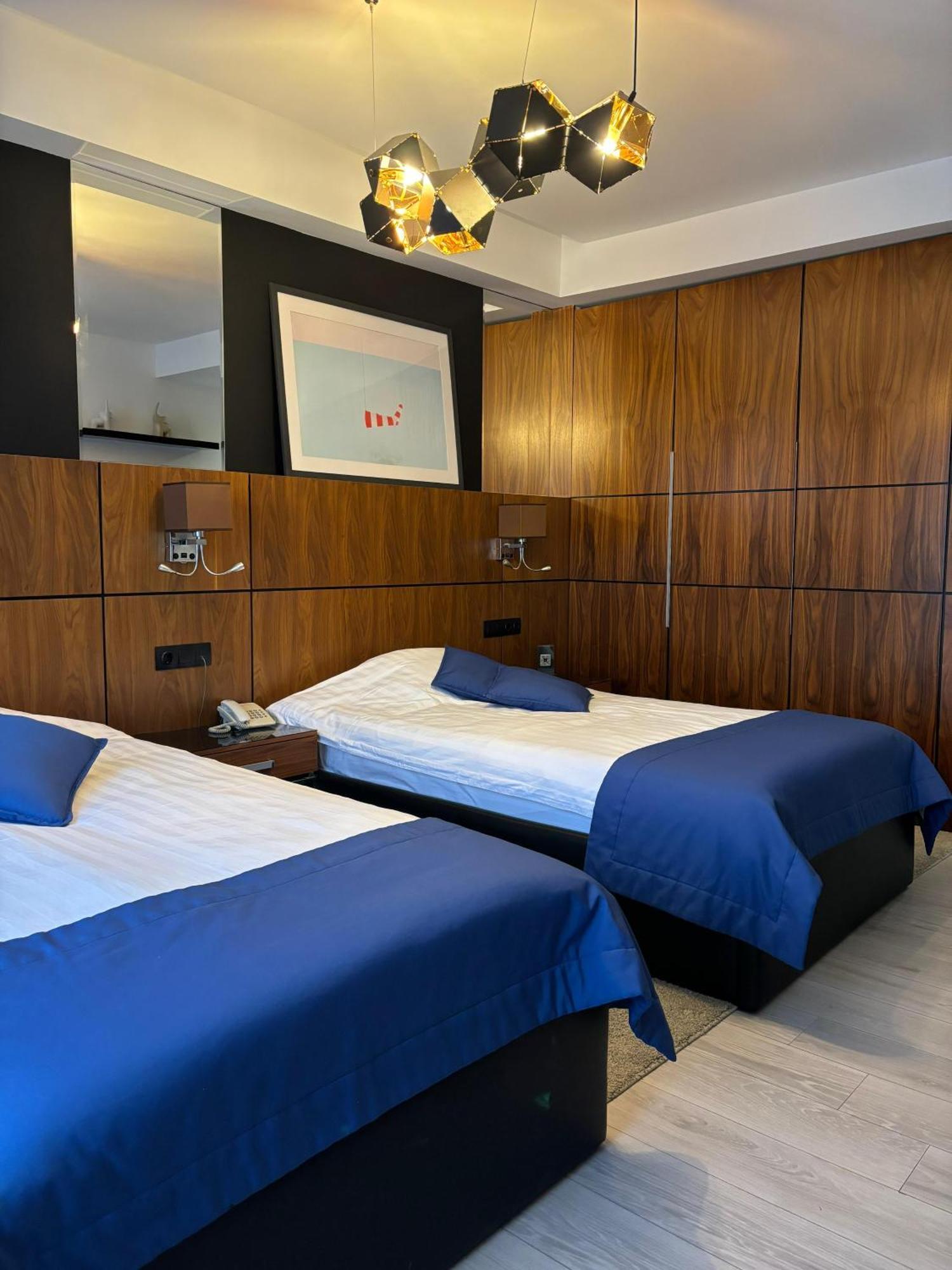 Empire City Karaganda Ngoại thất bức ảnh